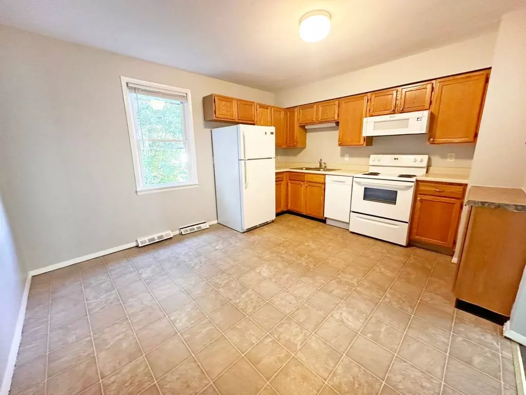TWO BEDROOM – ONE CAR GARAGE AVAILABLE ($)! – AVAILABLE November 1st, 2026!