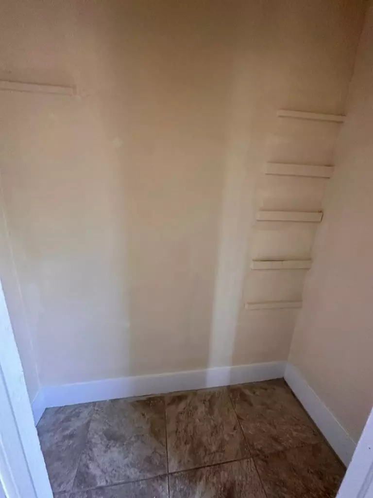 14 St Louis St Apt B, Burlington, VT | Updated 1 Bedroom Apartment in Old North End | June 2027