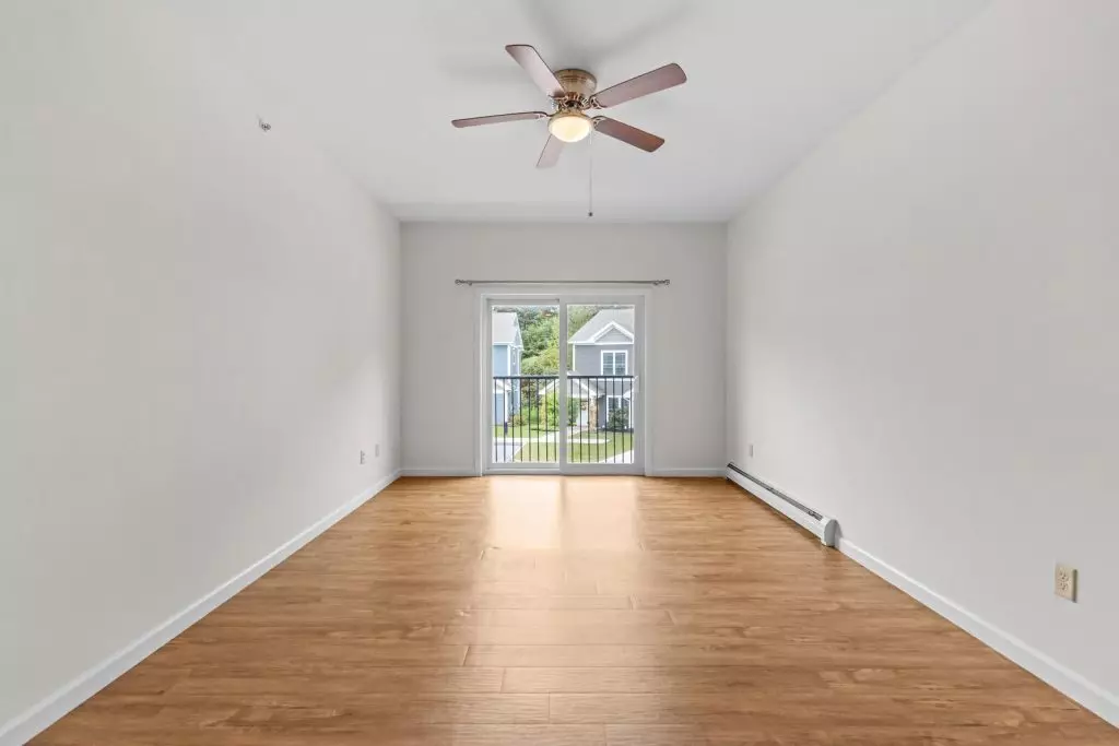 Available Now – Modern 2 Bedroom, 2 Bathroom Apartment in Essex, VT – Heat & Hot Water Included