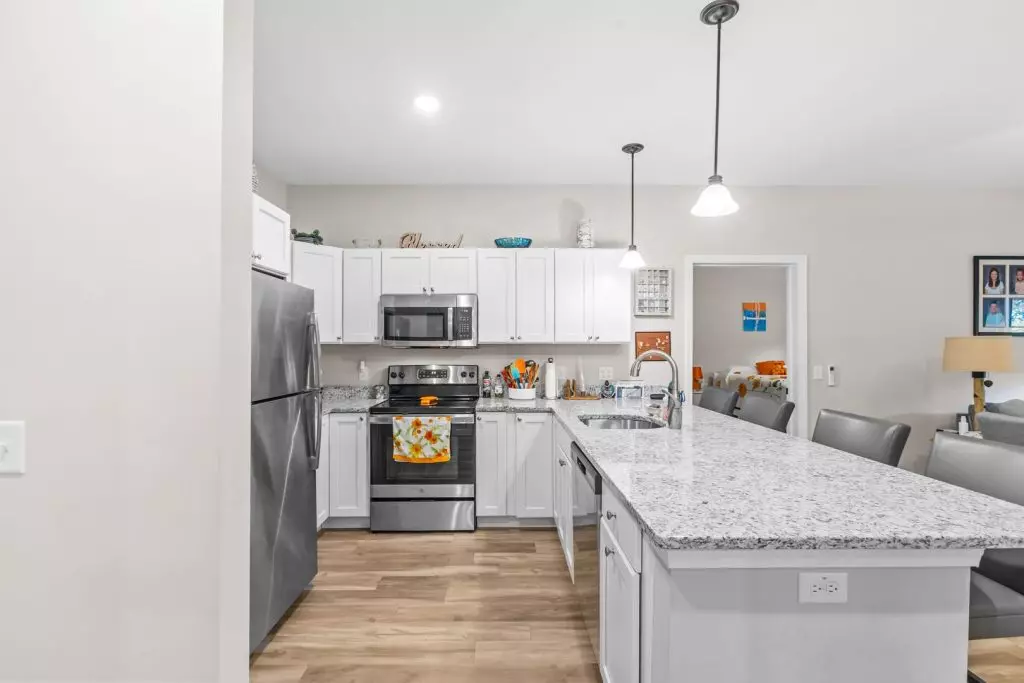2 Bedroom Apartment in Essex | 55+ community | On-Site Laundry