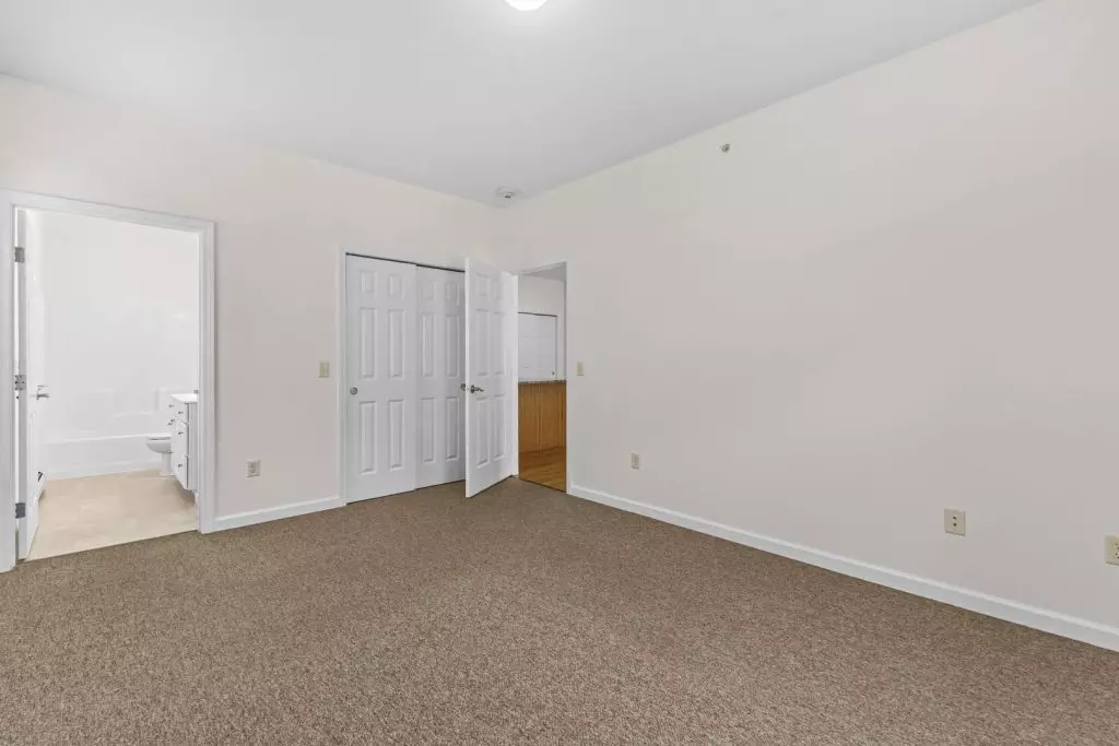 Available Now – Modern 2 Bedroom, 2 Bathroom Apartment in Essex, VT – Heat & Hot Water Included