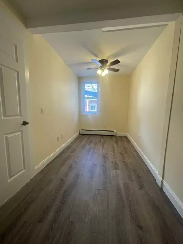 207 S Union St #3, Burlington, VT | Renovated 1 Bedroom Apartment Near UVM | June 2027