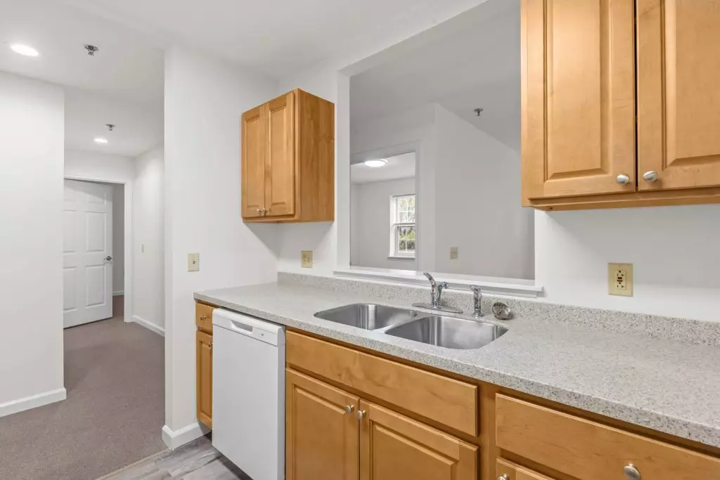 Available Now – 2 Bedroom 55+ Independent Senior Living Apartment in Williston, VT – Utilities Included