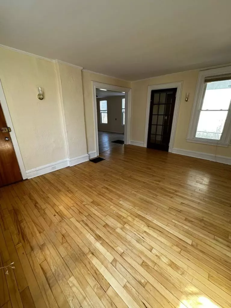 LARGE ONE BEDROOM AVAILABLE – JUNE 1ST, 2027