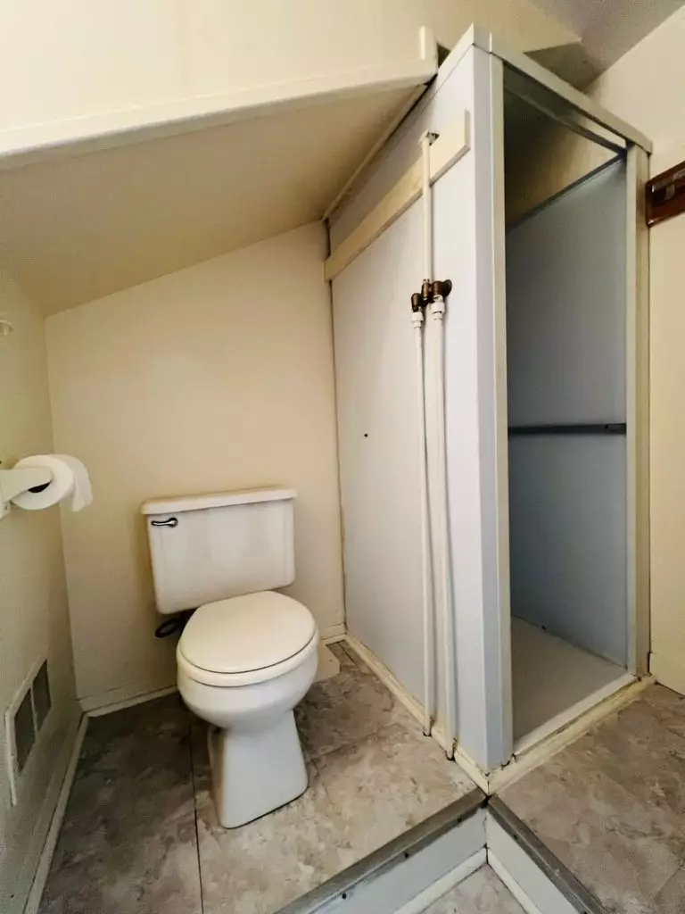 360-364 S Winooski Ave APT C – June 1st 2027