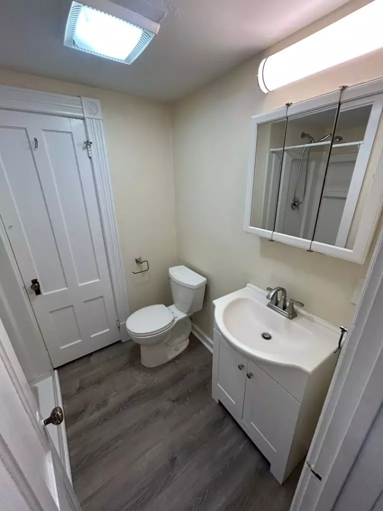 1 Bedroom Apartment in Hill Section | In-Unit Laundry