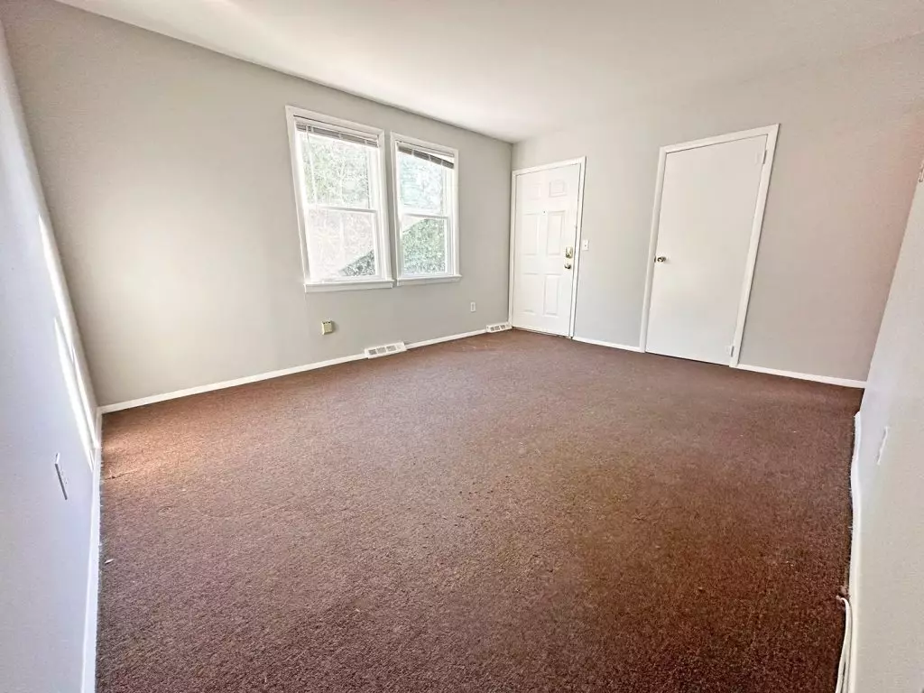 TWO BEDROOM – ONE CAR GARAGE AVAILABLE ($)! – AVAILABLE November 1st, 2026!