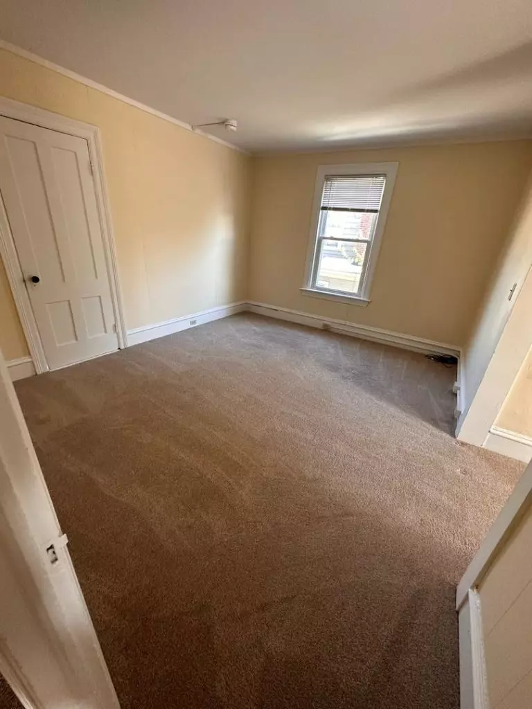 14 St Louis St Apt B, Burlington, VT | Updated 1 Bedroom Apartment in Old North End | June 2027