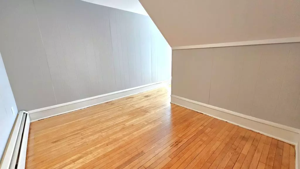 93 1/2 North St #3, Burlington, VT | Renovated 2 Bedroom Apartment Near UVM & Downtown | June 2027