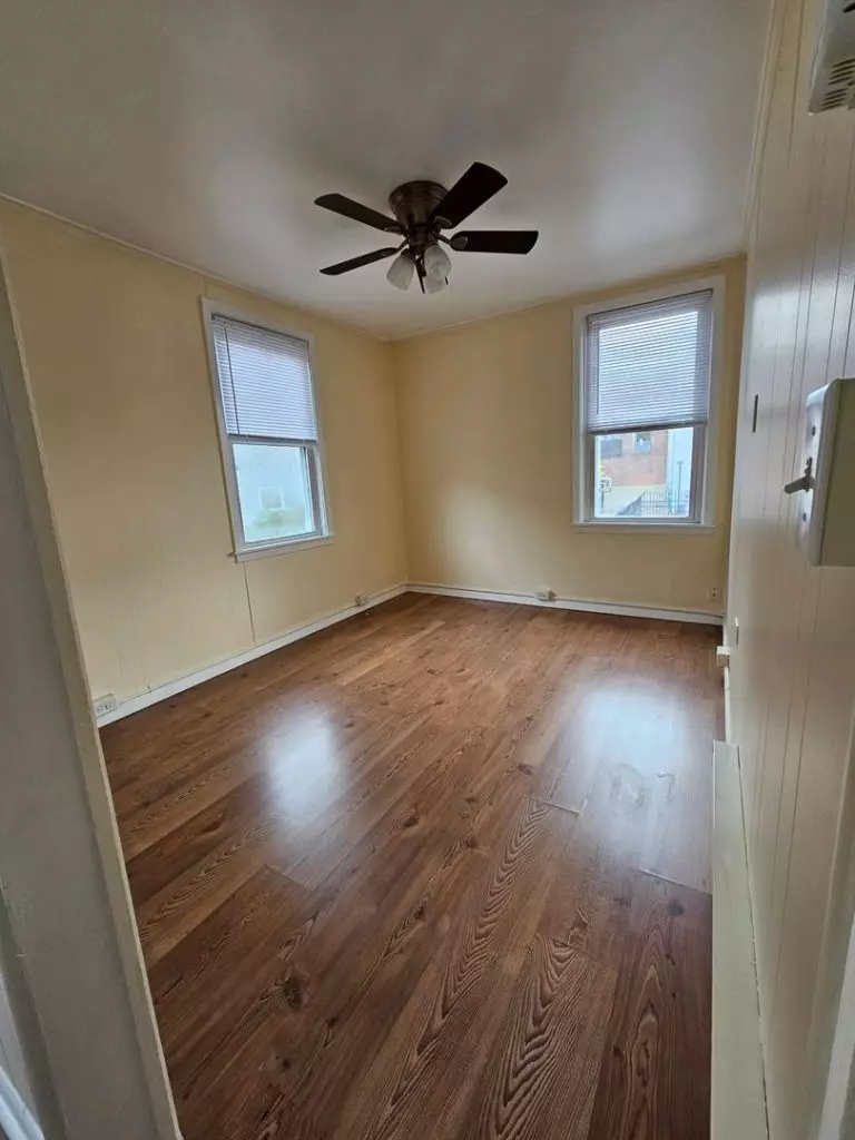 1 Bedroom Apartment in South End | Off-Street Parking