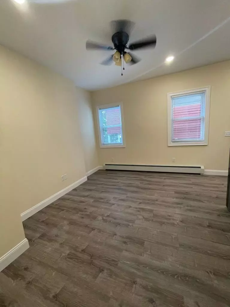 207 S Union St #3, Burlington, VT | Renovated 1 Bedroom Apartment Near UVM | June 2027