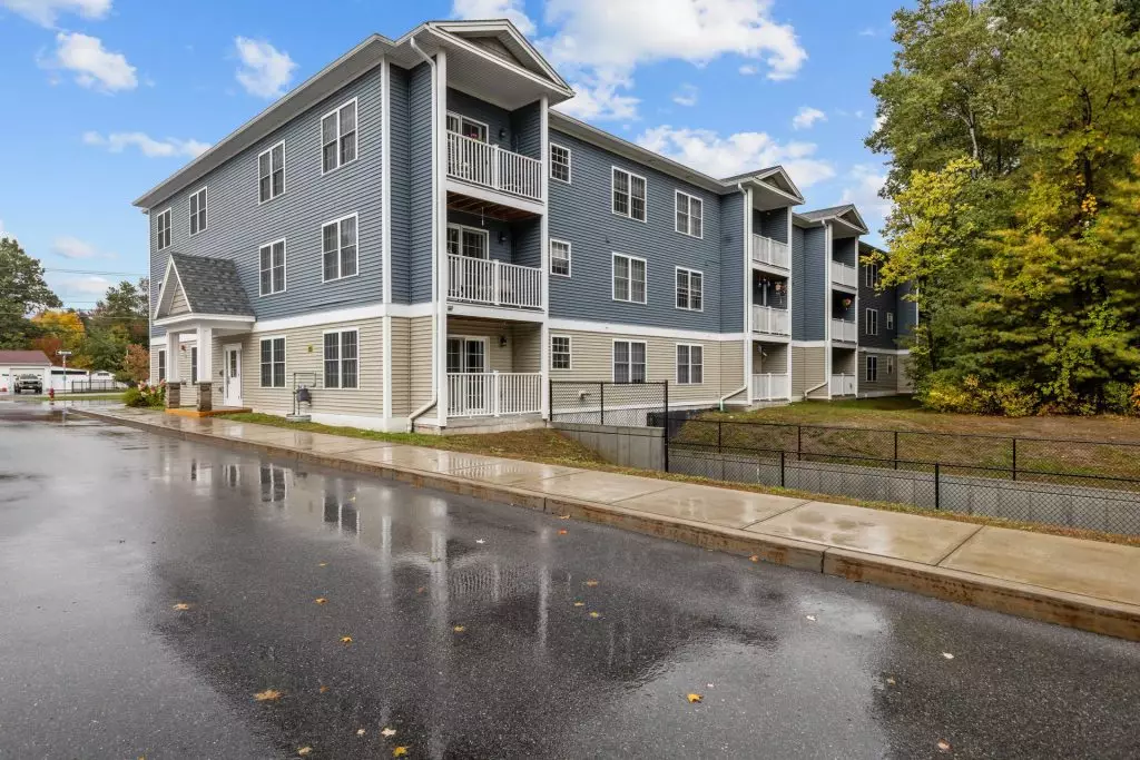 2 Bedroom Apartment in Essex | 55+ community | On-Site Laundry
