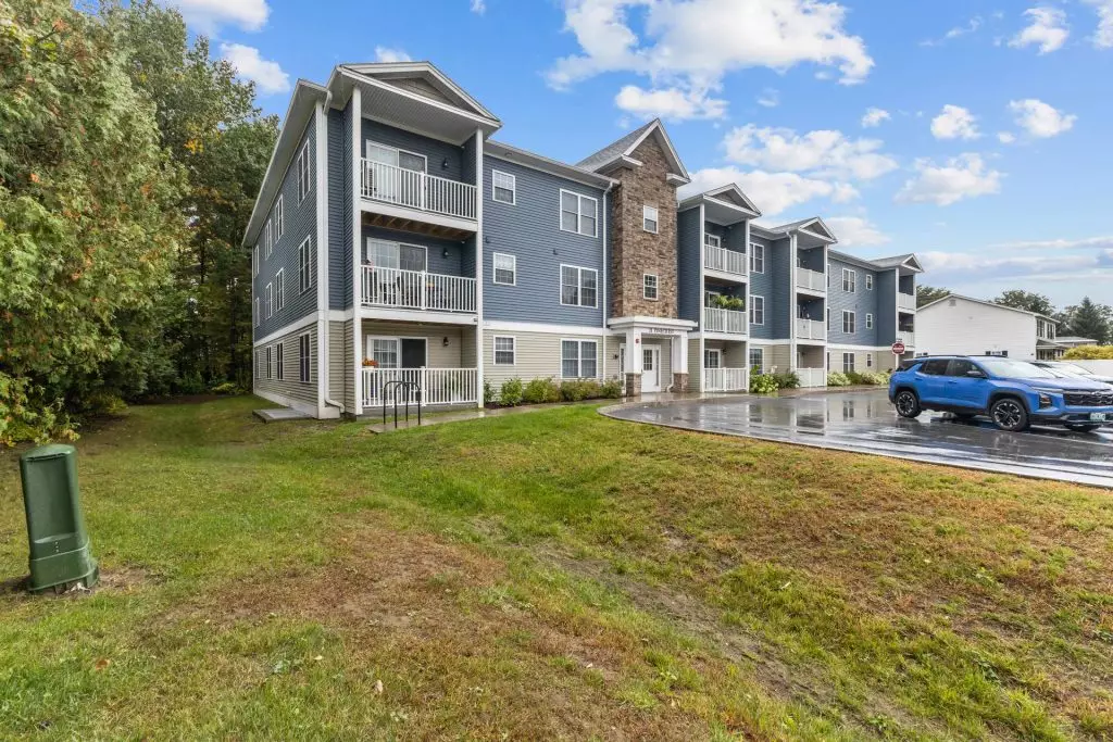Available November 1st – 2 Bedroom, 2 Bathroom 55+ Independent Senior Living Apartment in Essex, VT – Pinecrest