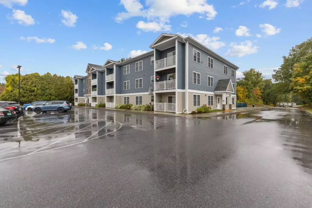 Available November 1st – 2 Bedroom, 2 Bathroom 55+ Independent Senior Living Apartment in Essex, VT – Pinecrest